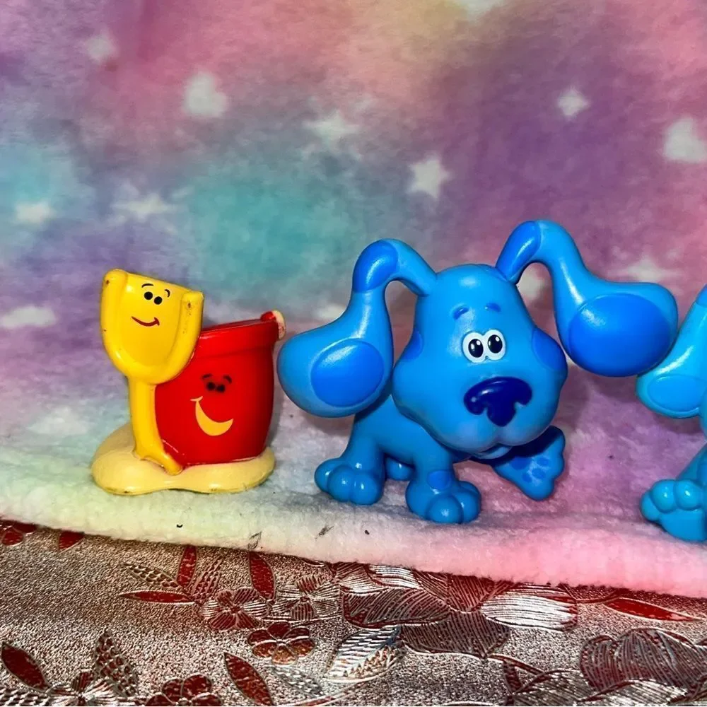 Blues Clues PVC toppers cake